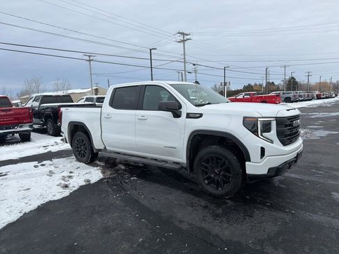 Certified 2022 GMC Sierra 1500 Elevation w/ LPO, Elevation Black Package image 2