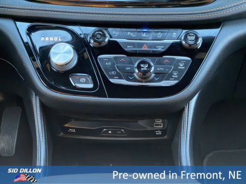 Used 2022 Chrysler Pacifica Pinnacle image 13