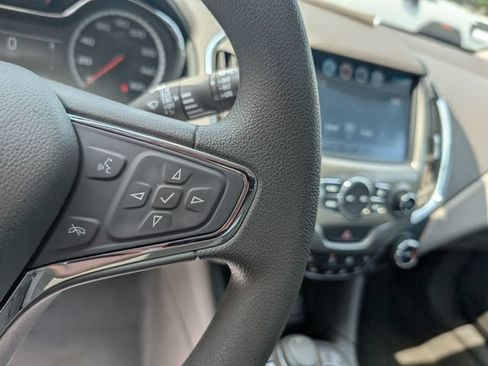 Used 2017 Chevrolet Cruze LT w/ Sun And Sound Package FWD image 18