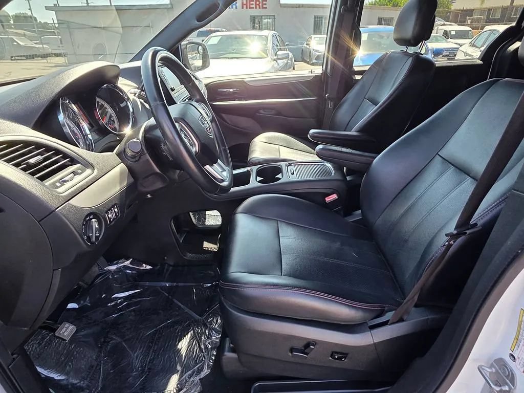 Used 2017 Dodge Grand Caravan GT FWD image 13