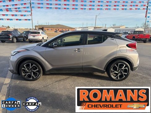 Used 2020 Toyota C-HR XLE image 6