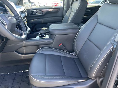 Used 2026 GMC Yukon XL Elevation image 21