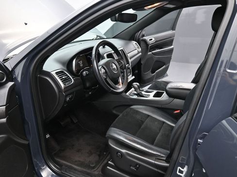 Used 2018 Jeep Grand Cherokee Altitude image 15