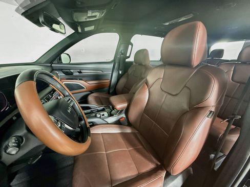 Used 2024 Kia Telluride EX w/ EX Captain's Chair Package FWD image 26