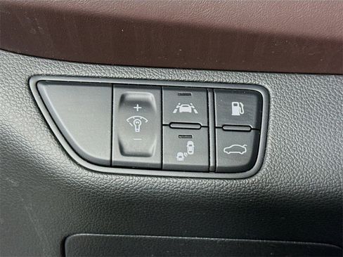 Used 2019 Genesis G70 2.0T Advanced w/ Dynamic Package image 20