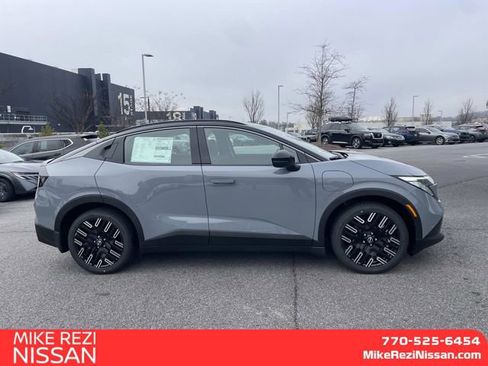 New 2026 Nissan Leaf Platinum+ w/ Cargo Package (Platinum+) image 2