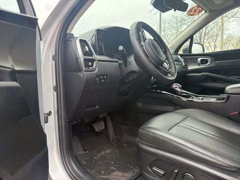 Certified 2022 Kia Sorento SX image 14