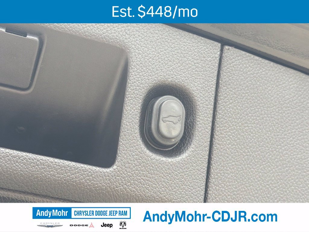 Used 2017 Cadillac Escalade Luxury AWD/4WD image 26