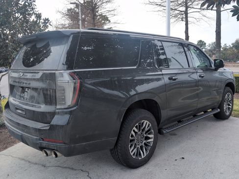 Used 2026 Chevrolet Suburban Z71 w/ Comfort Package image 10