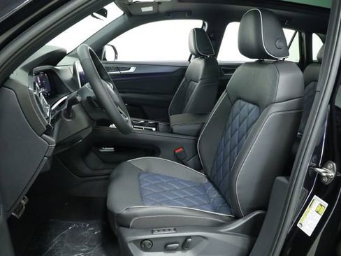 New 2026 Volkswagen Atlas Cross Sport SEL Premium R-Line AWD/4WD image 32