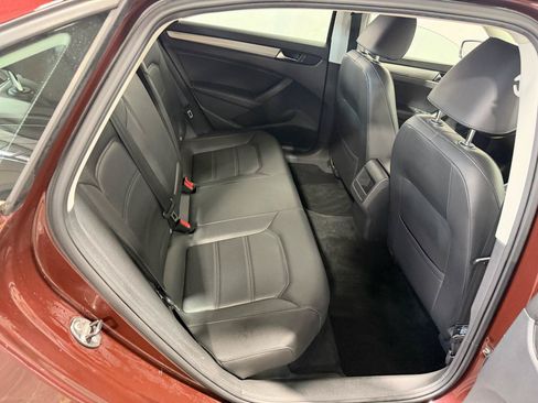 Used 2014 Volkswagen Passat 2.5 S FWD image 15
