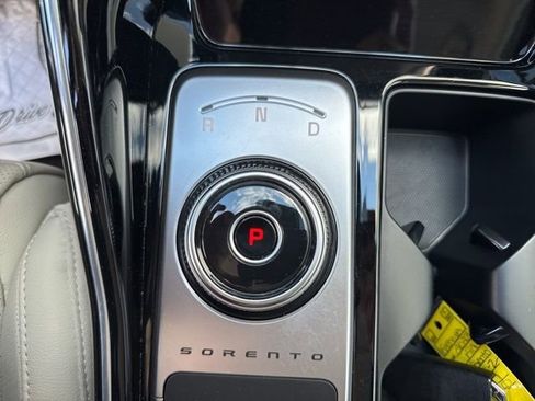 Certified 2023 Kia Sorento SX Prestige image 13