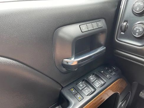Used 2018 Chevrolet Silverado 1500 LTZ w/ Sport Package AWD/4WD image 34