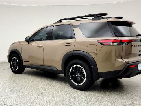 Used 2025 Nissan Pathfinder Rock Creek AWD/4WD image 7