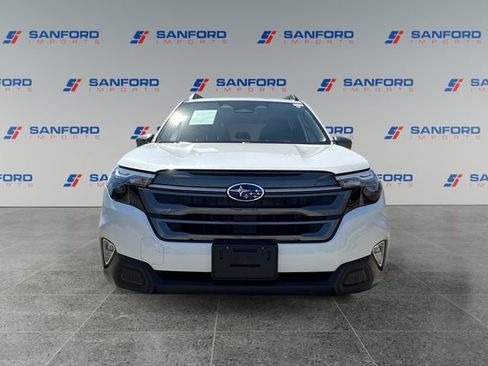 Used 2025 Subaru Forester Premium image 8