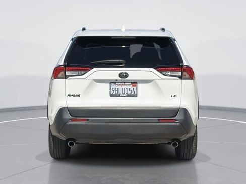 Used 2020 Toyota RAV4 LE image 4