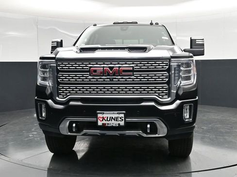 Used 2023 GMC Sierra 2500 Denali w/ Denali Black Diamond Edition AWD/4WD image 2