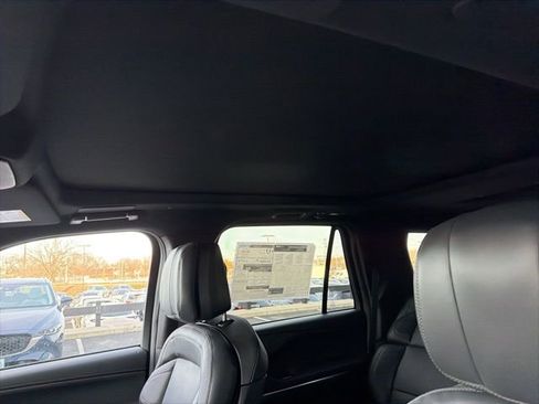 New 2025 Lincoln Navigator Reserve w/ Jet Appearance Package image 16