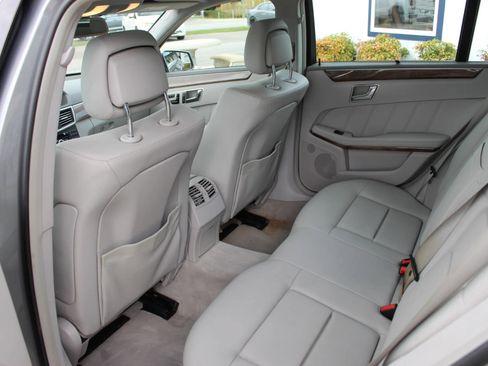 Used 2011 Mercedes-Benz E 350 4MATIC Wagon image 21