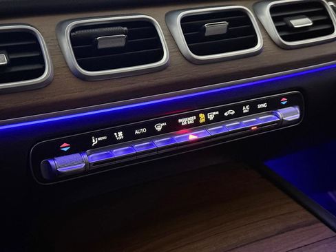 Used 2023 Mercedes-Benz GLS 450 4MATIC image 36