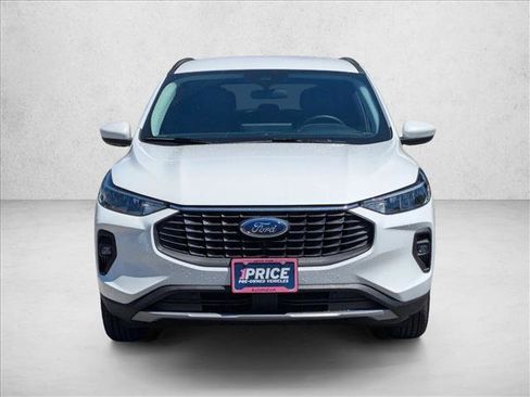 Used 2025 Ford Escape SE FWD image 2