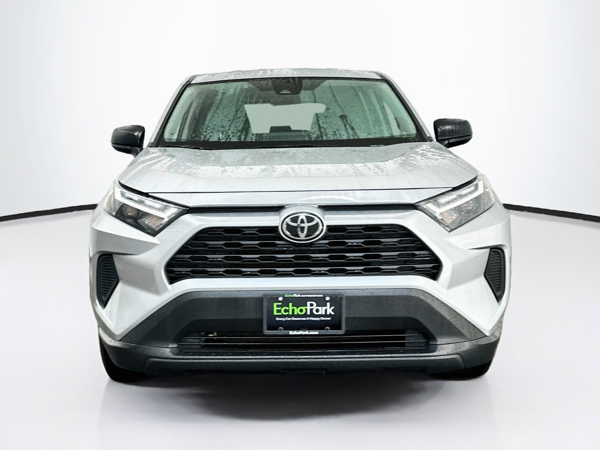 Used 2025 Toyota RAV4 LE AWD/4WD image 2