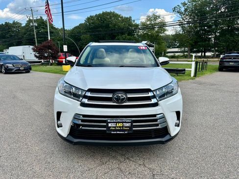 Used 2018 Toyota Highlander Limited Platinum AWD/4WD image 2