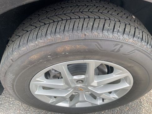 Used 2022 Chevrolet Equinox LT image 13