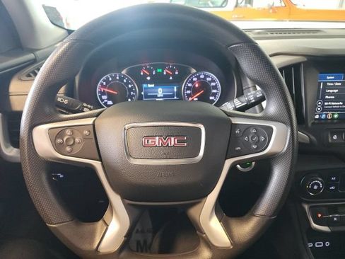 Used 2024 GMC Terrain SLE AWD/4WD image 17