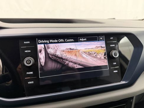 Used 2023 Volkswagen Taos SE image 31