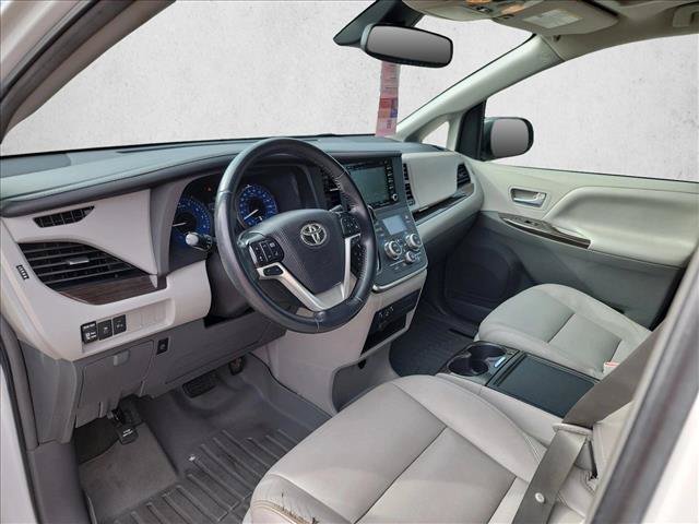 Used 2019 Toyota Sienna XLE w/ XLE Navigation Package FWD image 10