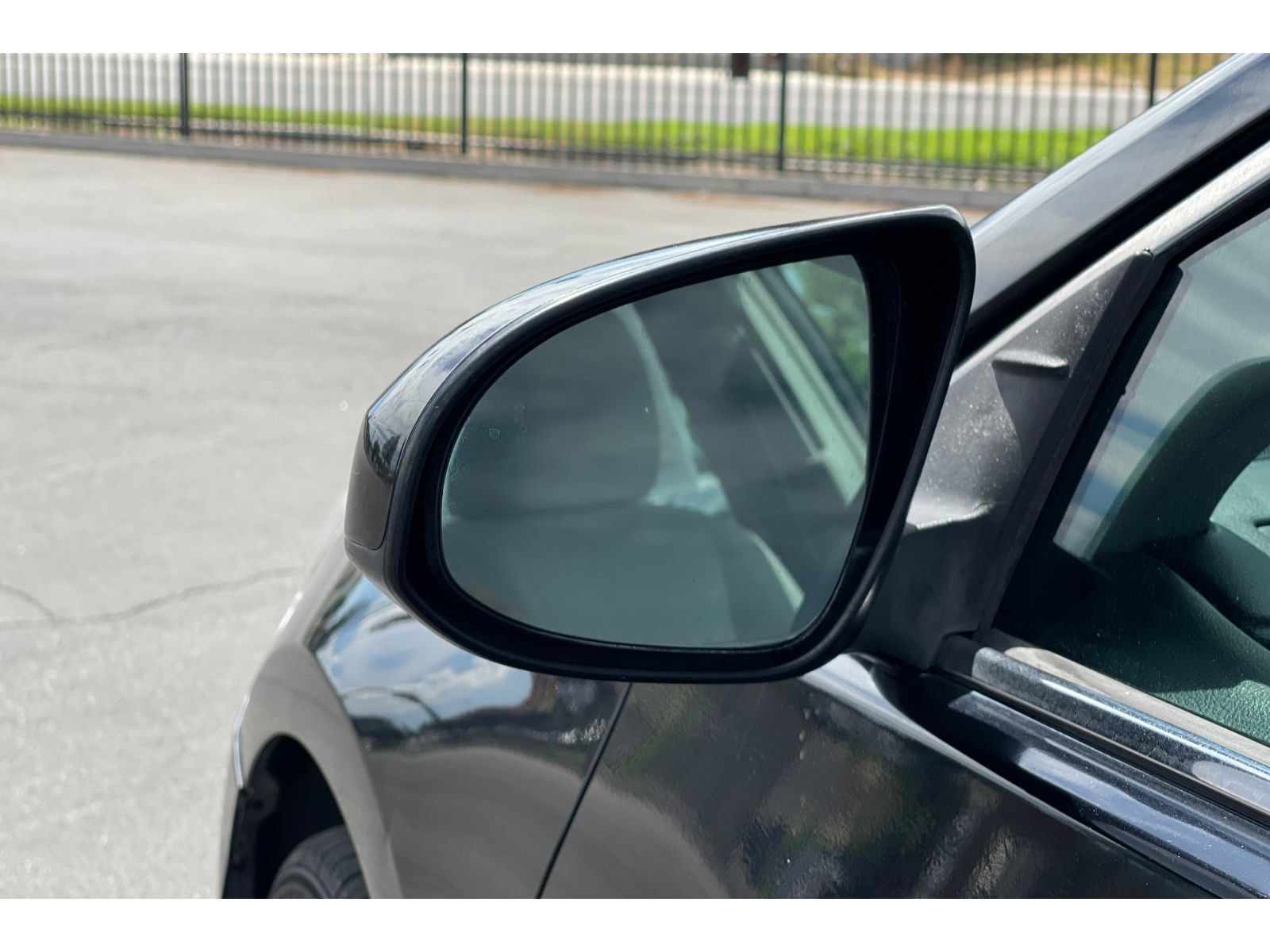 Used 2015 Toyota Camry LE FWD image 11