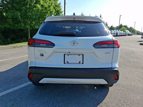Certified 2025 Toyota Corolla Cross XLE FWD image 5