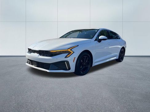 Used 2025 Kia K5 LXS FWD image 2