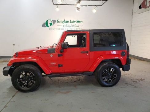 Used 2016 Jeep Wrangler Sahara w/ Connectivity Group AWD/4WD image 3