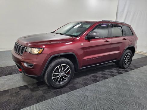Used 2017 Jeep Grand Cherokee Trailhawk AWD/4WD image 2