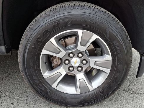 Used 2018 Chevrolet Colorado Z71 AWD/4WD image 8
