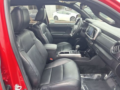 Used 2023 Toyota Tacoma Limited image 26