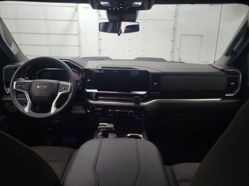 Used 2025 Chevrolet Silverado 1500 LT Trail Boss w/ Convenience Package II image 11