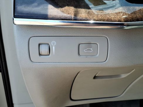 Used 2016 Volvo XC90 T6 Momentum w/ Momentum Plus Package AWD/4WD image 18