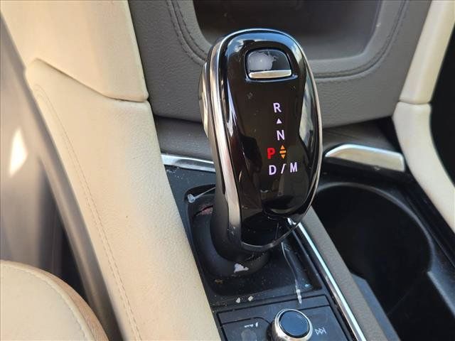 Used 2023 Cadillac XT6 Premium Luxury w/ Technology Package FWD image 10