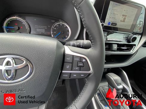 Certified 2024 Toyota Highlander XLE AWD/4WD image 47