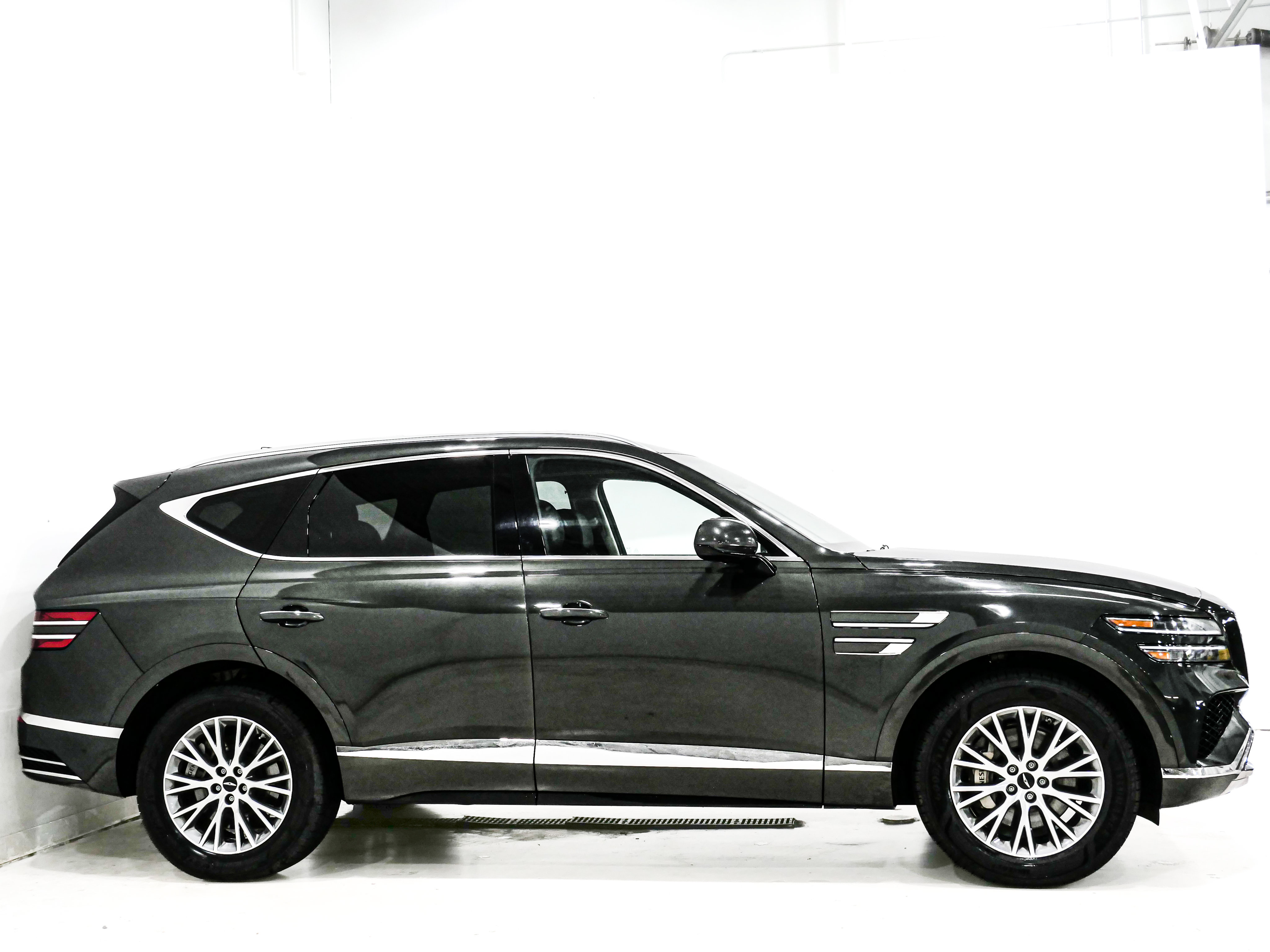 Used 2025 Genesis GV80 2.5T Standard AWD/4WD image 4