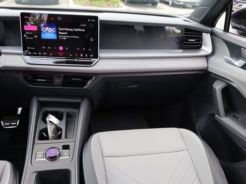 Certified 2026 Volkswagen Tiguan SE R-Line FWD image 17