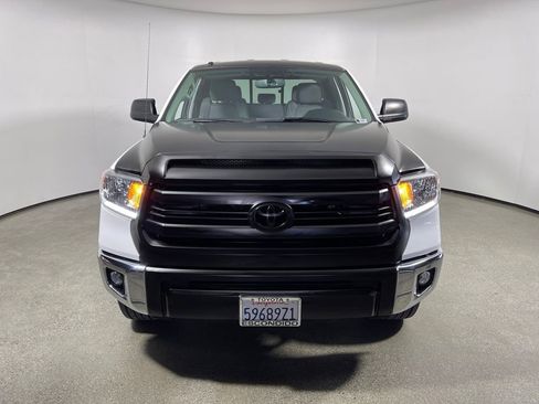 Used 2016 Toyota Tundra SR5 w/ SR5 Upgrade Package image 8