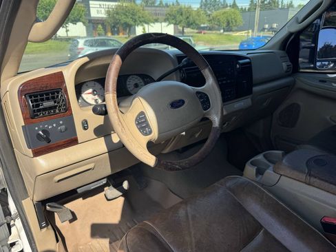 Used 2006 Ford F350 Lariat AWD/4WD image 6