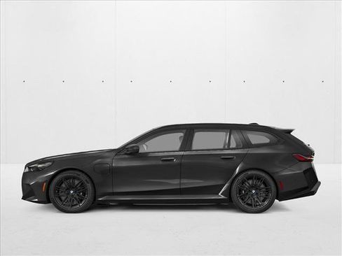 New 2027 BMW M5 Touring AWD/4WD image 3