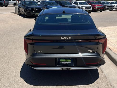 Used 2025 Kia K4 FWD image 7