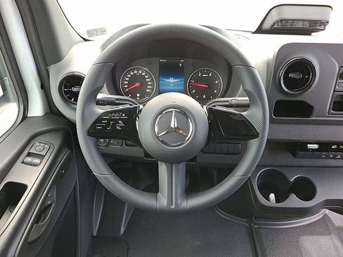 Used 2026 Mercedes-Benz Sprinter 2500 image 17
