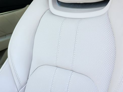 Used 2022 Maserati Levante Modena AWD/4WD image 16
